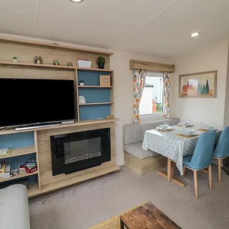 No30 Elm Rise Filey